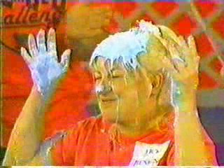 Family challenge balloon game