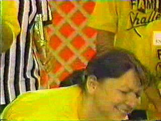 Family challenge balloon game