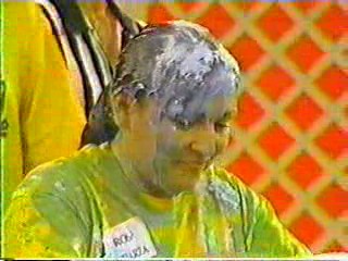 Family challenge balloon game