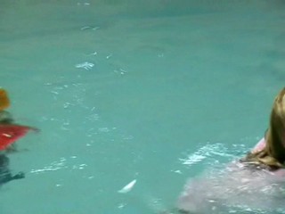 Wetclothinggirls Lindsay and Sanne