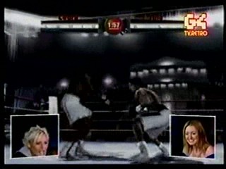 G4TV.COM -- Tina Wood, Laura Foy Cake Fight