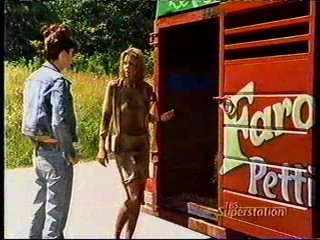 See Spot Run -- Leslie Bibb Mud and Water