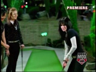 Girlfriend (Music Video)