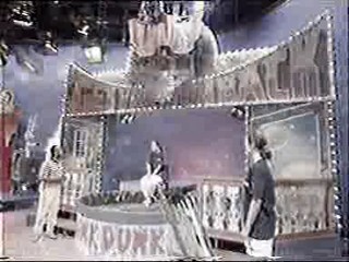 Gyob Sister in Green