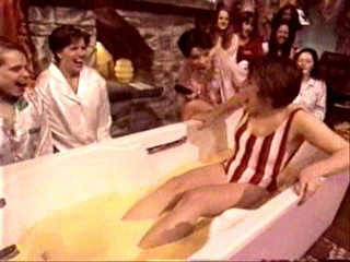 Pyjama Party - Cream Bath Tub
