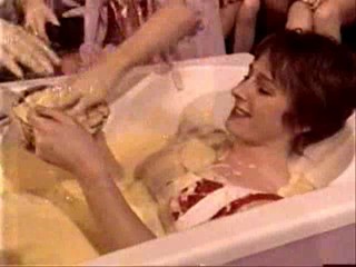 Pyjama Party - Cream Bath Tub