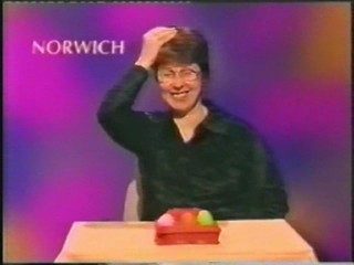 Noel's House Party - Egg Cracking