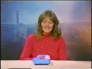 Noel's House Party - Egg Cracking