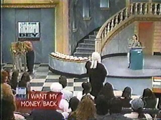 Richard Bey Show - Girl pied by her friend