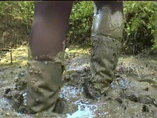 josephine loves boots