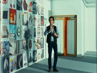 Un bonheur n'arrive jamais seul (Happiness Never Comes Alone)