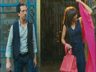 Un bonheur n'arrive jamais seul (Happiness Never Comes Alone)