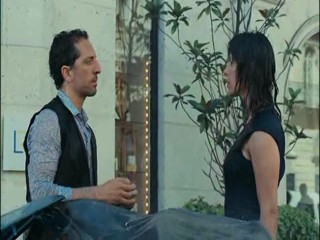 Un bonheur n'arrive jamais seul (Happiness Never Comes Alone)