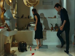 Un bonheur n'arrive jamais seul (Happiness Never Comes Alone)