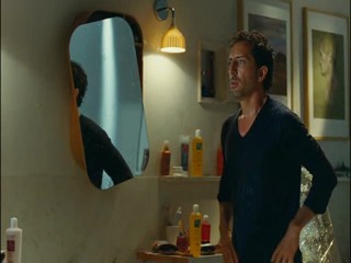 Un bonheur n'arrive jamais seul (Happiness Never Comes Alone)