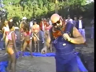 Country Cuties, Barnyard Bash