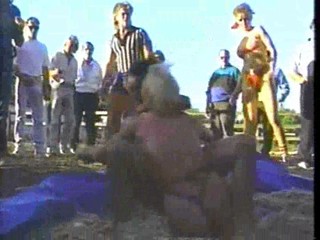 Country Cuties, Barnyard Bash