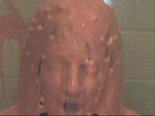 Anna gets slimed/pied