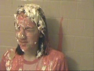 Anna gets slimed/pied