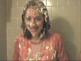 Anna gets slimed/pied