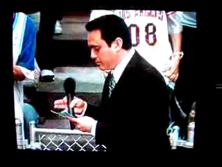 Jose Luis: Talk show wet t-shirts