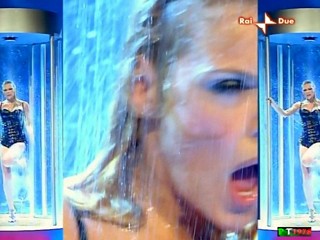 matilde brandi Shower