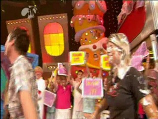 Holly Willoughby foamed