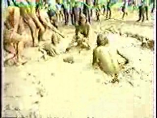 M*A*S*H,  Mud Tug-o-War