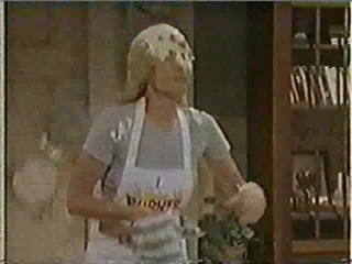 tv mom pied