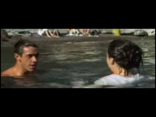 Sisterhood of the Traveling Pants (2005)