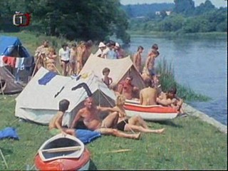Early 80's  movie with sinking canoe